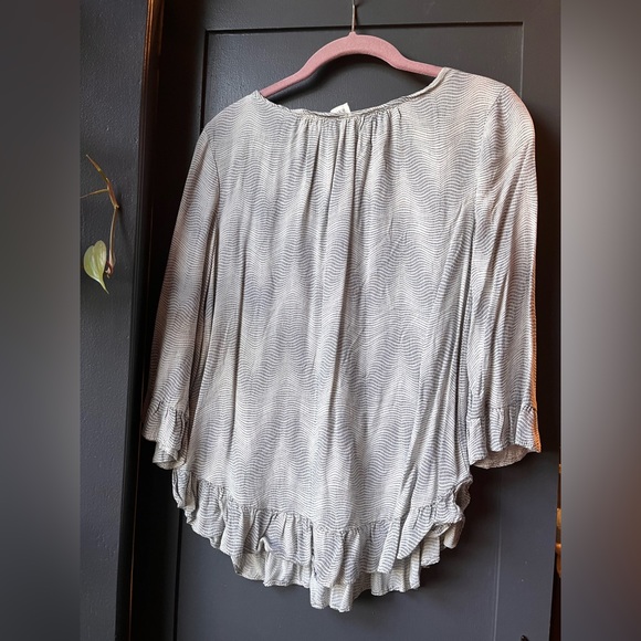 Gap Cool Wave Ruffle Quarter Sleeve Blouse Black White Extra Small Top - Picture 4 of 7